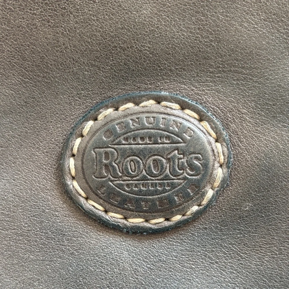Roots Gray Crossbody Bag with Front Pockets - Picture 6 of 11
